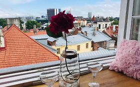 Cozy Oldtown Studio With Magnific City View
