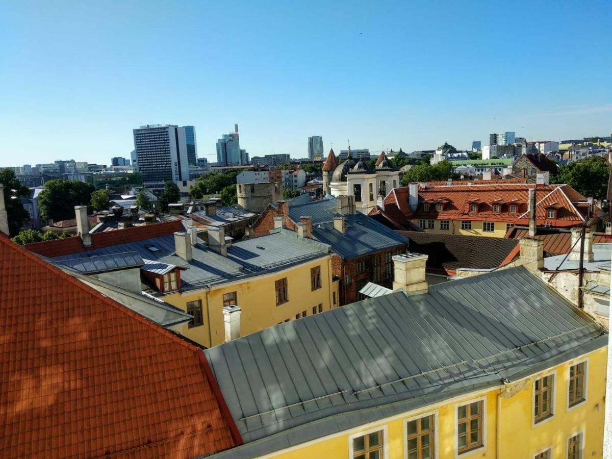 Cozy Oldtown Studio With Magnific City View Таллин Экстерьер фото