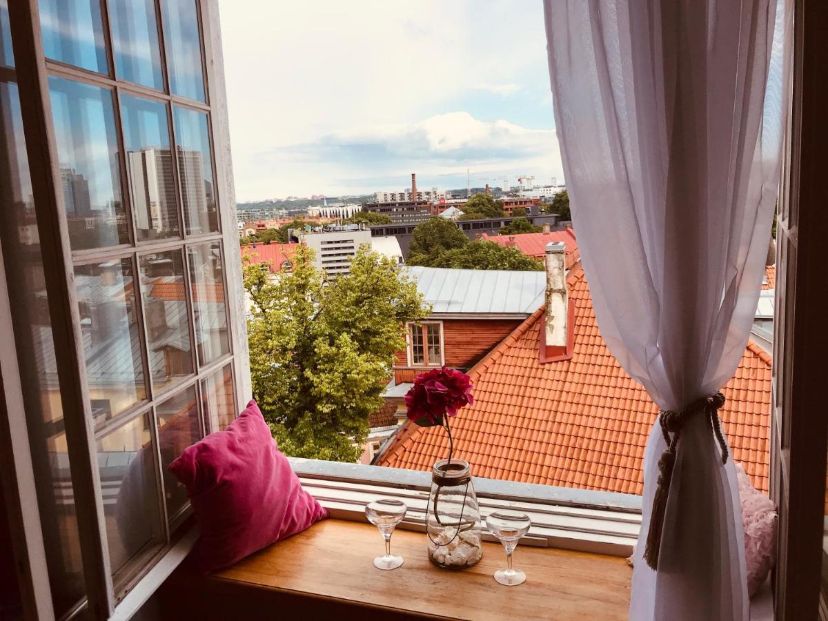 Cozy Oldtown Studio With Magnific City View Таллин Экстерьер фото